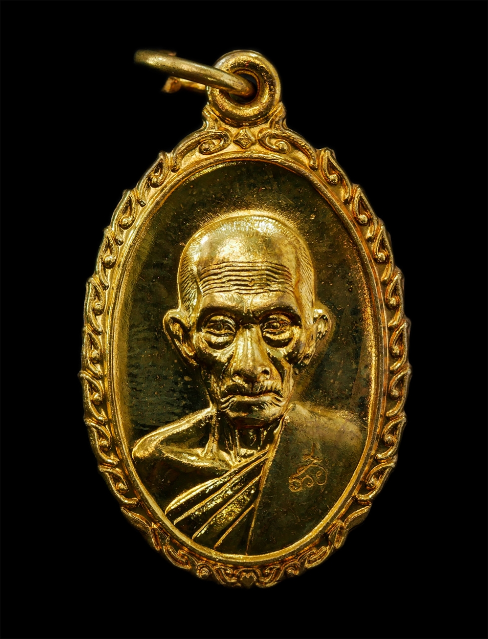 28Apr25 (10)ap.jpg - เหรียญหลวงพ่อรวย ปาสาทิโก วัดตะโก อ.ภาซี จ.อยุธยา รุ่น รวยรวยเฮงเฮง ปี2560 เนื้อทองฝาบาตร ตอกโค๊ด รวย พระสวย พร้อมกล่องเดิมๆ (มี50องค์) | https://kamulet.in.th